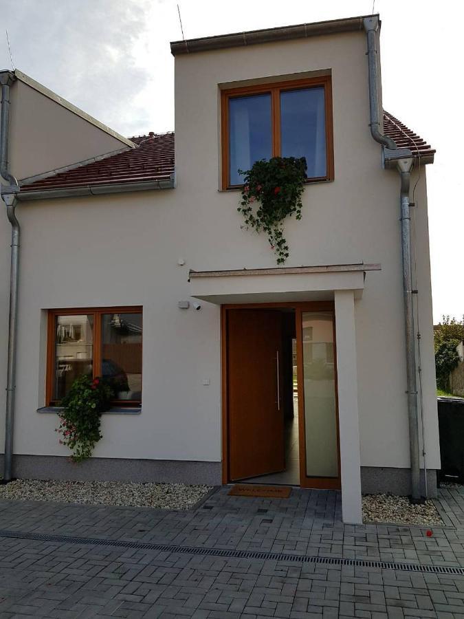 Veritas House ميكولوف المظهر الخارجي الصورة